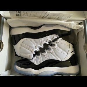 DS AIR JORDAN 11 RETRO